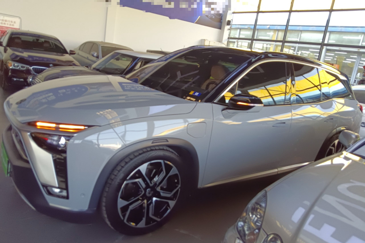 蔚来ES8 2020款 580KM 签名版 六座版车身外观4