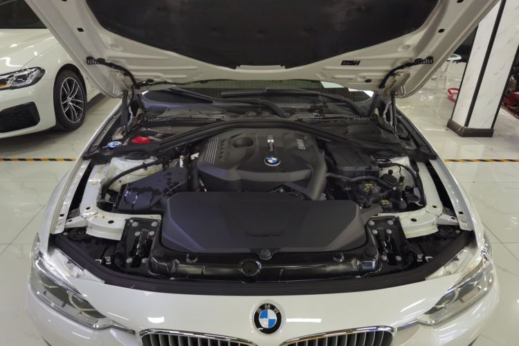 宝马3系 2019款 320Li 时尚型机舱底盘24