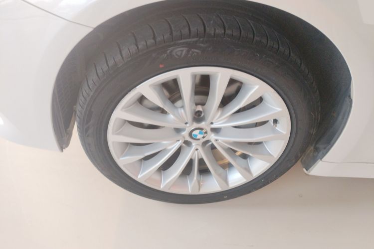 宝马5系 2019款 530Li 领先型 豪华套装车身外观6001