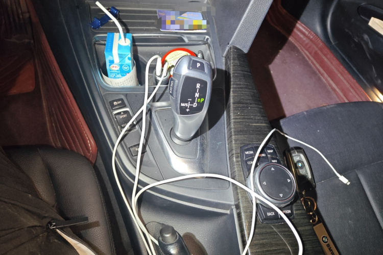 宝马3系 2017款 320Li 豪华设计套装中控内饰18