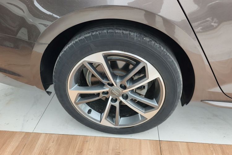 奥迪A4L 2019款 40 TFSI 进取型 国VI车身外观6008