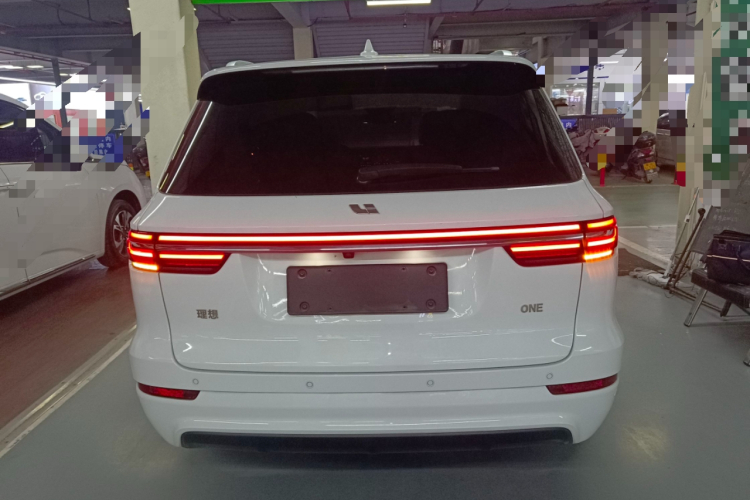 理想汽车 理想ONE 2020款 增程6座版车身外观6