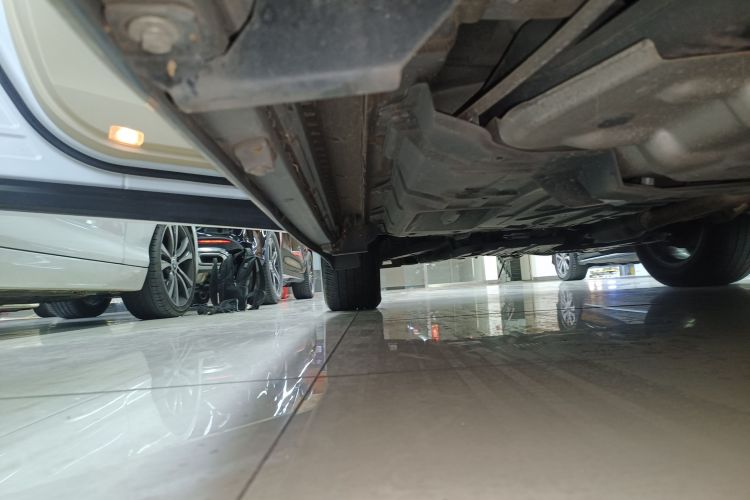 丰田 汉兰达 2018款 2.0T 四驱至尊版 7座 国VI局部细节9002