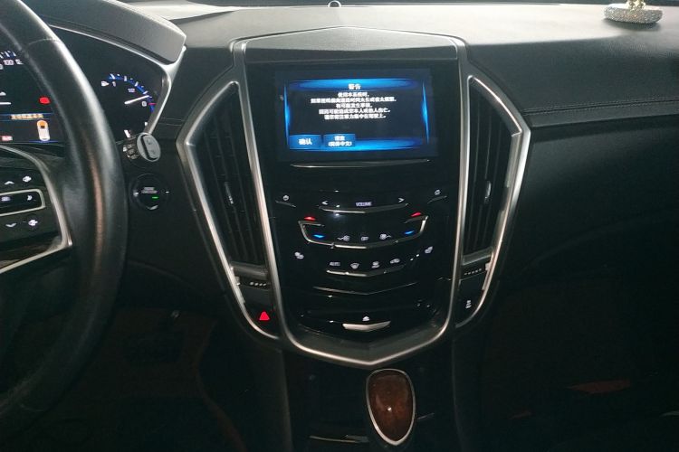 凯迪拉克SRX 2014款 3.0L 豪华型中控内饰16