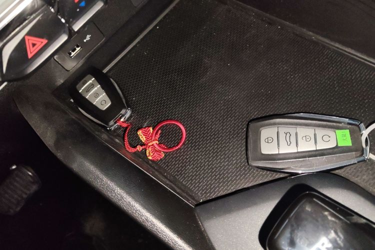 吉利汽车 2024款 缤瑞COOL 1.5T DCT冠军版中控内饰11