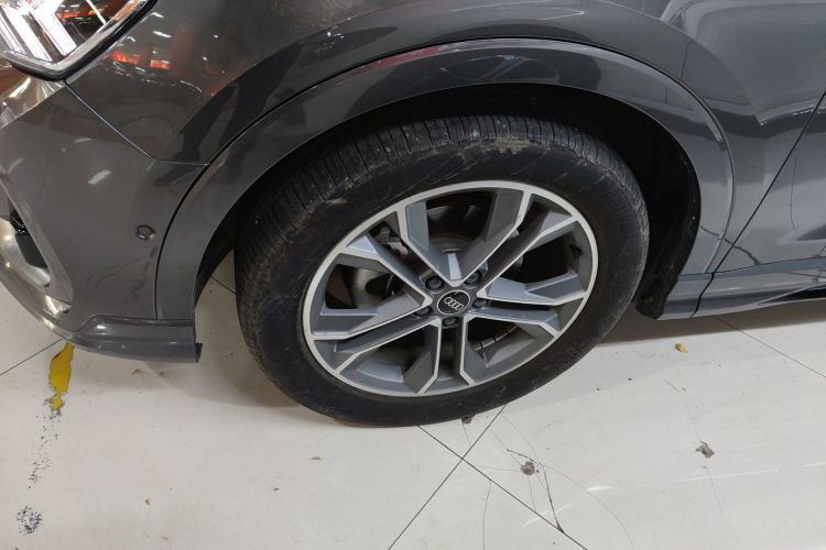 奥迪Q3 2024款 35 TFSI 时尚动感型车身外观6007