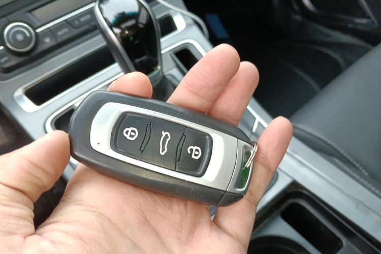 吉利汽车 帝豪 2018款 1.5L CVT向上互联版中控内饰11