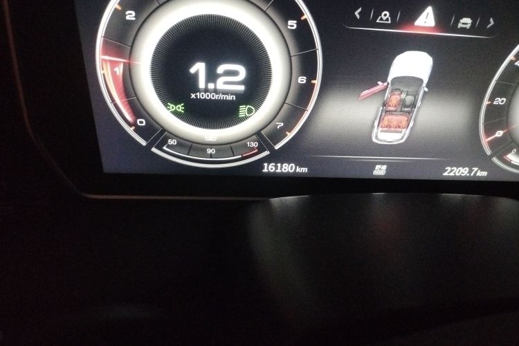 红旗HS5 2022款 改款 2.0T 智联旗享版中控内饰15