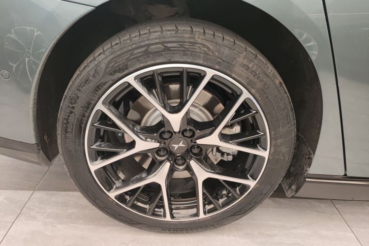 小鹏P7 2023款 P7i 702 Pro车身外观6008