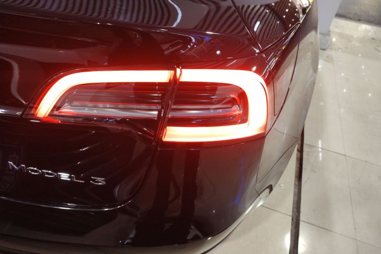 特斯拉 Model 3 2022款 后轮驱动版车身外观6006