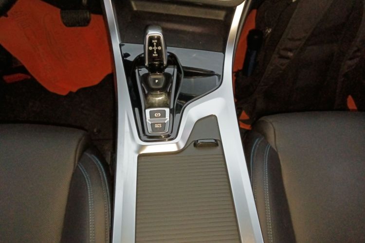 领克01 2019款 2.0T 两驱耀Pro版 国VI中控内饰18