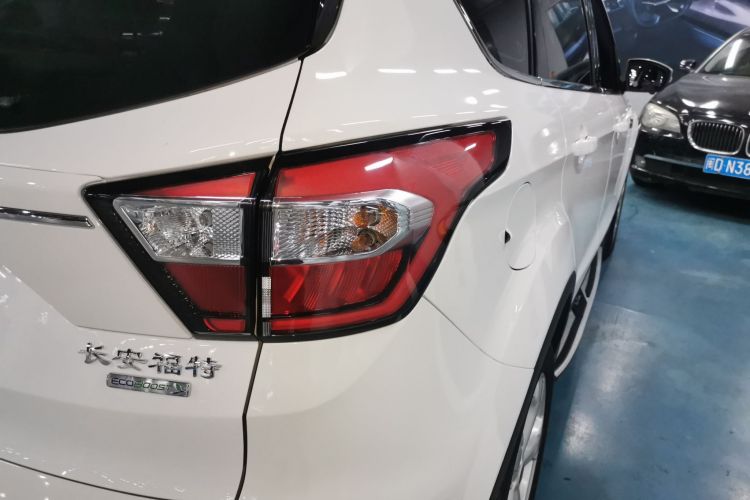 福特 翼虎 2017款 EcoBoost 180 两驱精翼型车身外观9