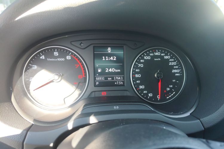 奥迪A3 2020款 改款 Sportback 35 TFSI 进取型 国VI中控内饰14