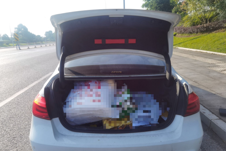 宝马3系 2018款 320Li 领先型M运动套装中控内饰23