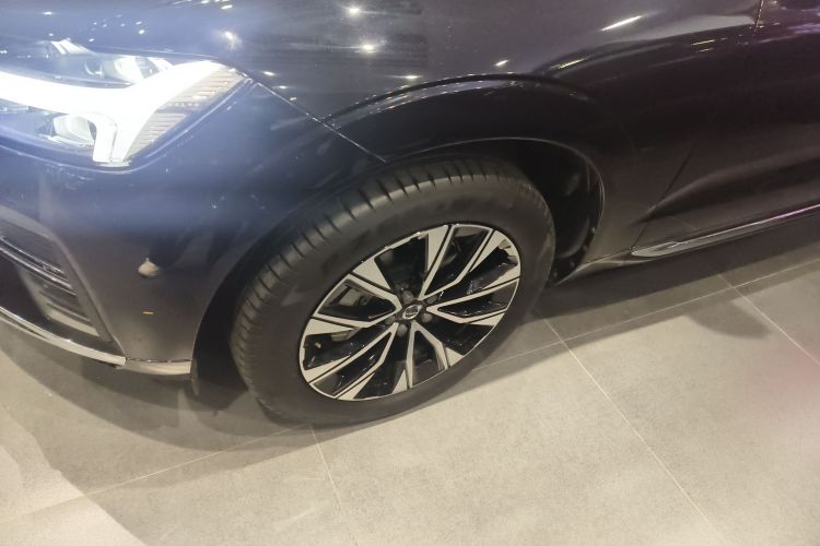 沃尔沃XC60 2025款 B5 四驱智远豪华版车身外观6007