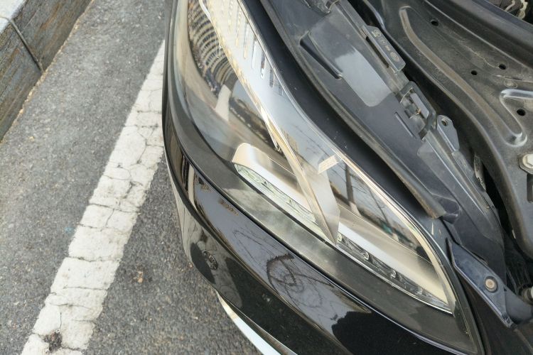 奔驰E级 2015款 E 200 L 运动型车身外观8