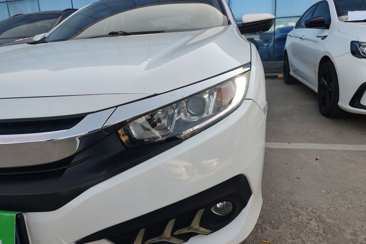 本田 思域 2016款 180TURBO CVT舒适版局部细节36