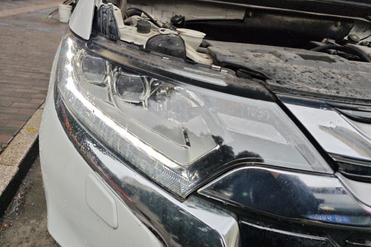 三菱 欧蓝德 2016款 2.4L 四驱豪华版 7座车身外观8