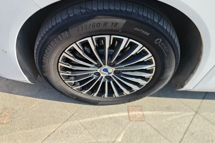 腾势D9 2024款 DM-i 980 四驱旗舰型车身外观6007