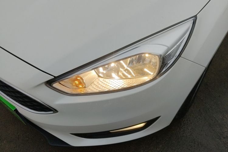 福特 福克斯 2018款 两厢经典 1.6L 自动风尚型智行版局部细节36