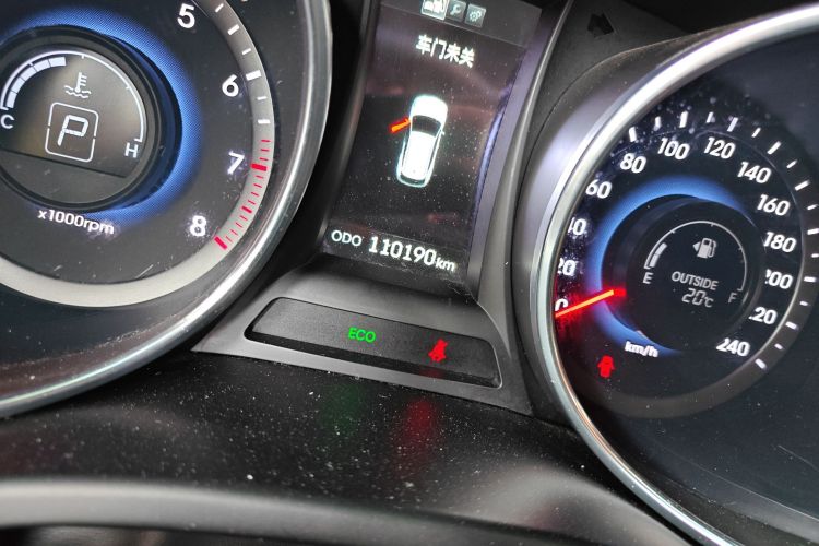 现代 胜达 2013款 2.4L 自动两驱智能型中控内饰15