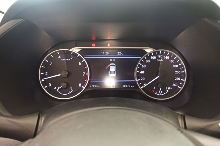 日产 轩逸 2023款 1.6L CVT黑金版中控内饰14