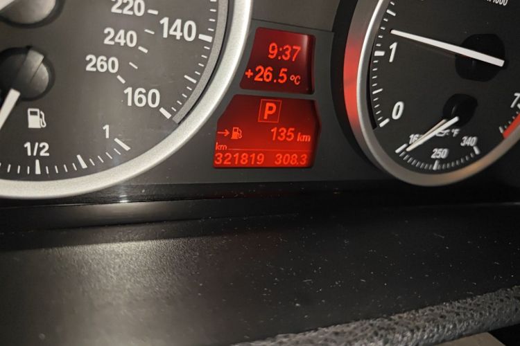 宝马X6（平行进口）中控内饰15