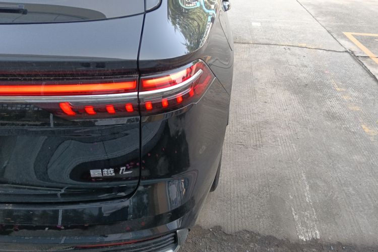 吉利汽车 星越L 2024款 2.0TD 高功自动两驱天际版车身外观9