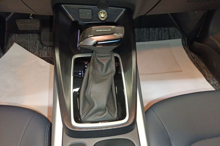 雪佛兰 科鲁泽 2024款 1.5L 双离合悦享版中控内饰18