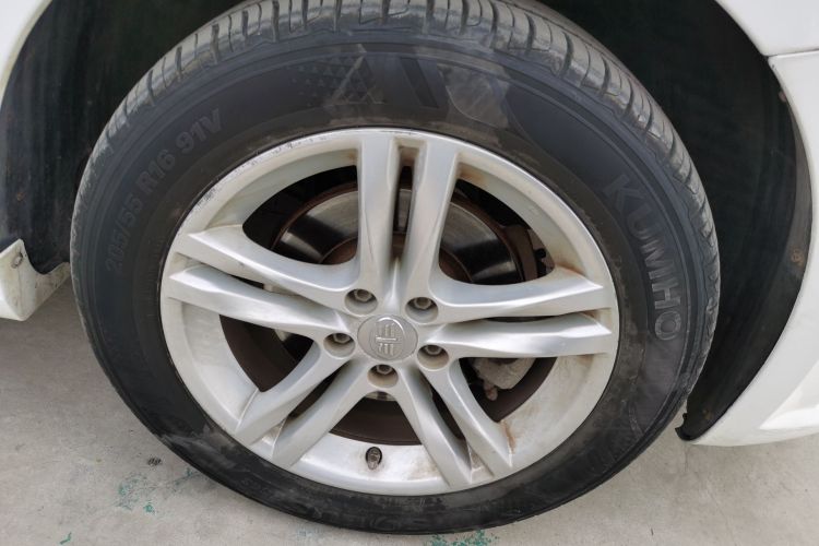 奔腾B30 2016款 1.6L 自动尊享型车身外观10