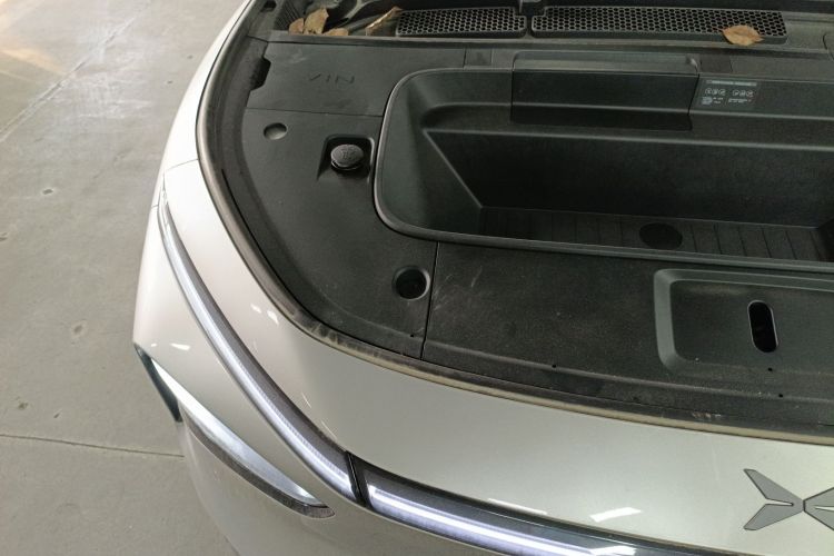 小鹏G7 2025款 702 超长续航 Max机舱底盘25