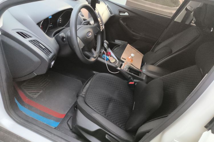 福特 福克斯 2018款 两厢经典 1.6L 自动舒适型智行版局部细节19