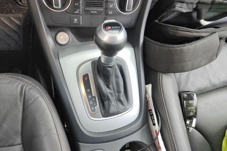 奥迪Q3 2018款 30周年年型 30 TFSI 时尚型局部细节18