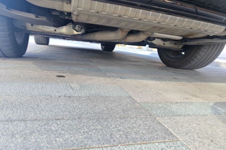 大众 途锐 2022款 3.0TSI 锐享版 曜黑运动套装局部细节9009