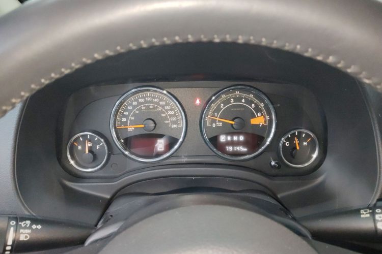 Jeep 指南者(进口) 2014款 改款 2.4L 四驱舒适版局部细节14