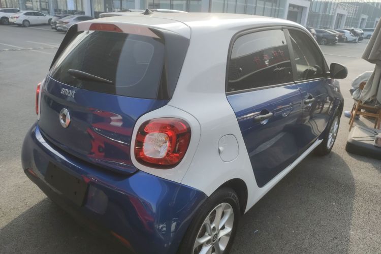 smart forfour 2018款 1.0L 52千瓦灵动版车身外观6005