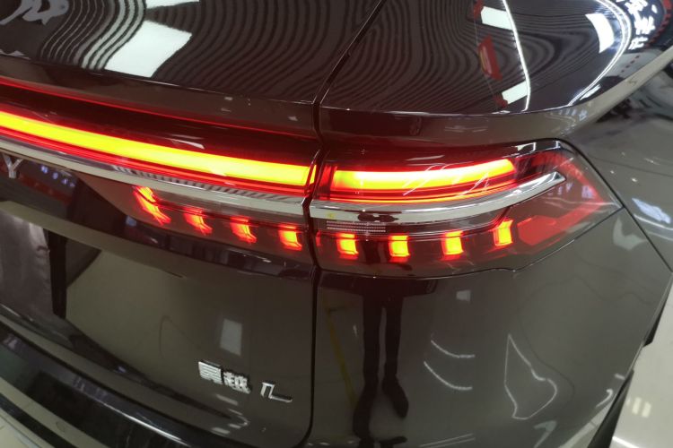 吉利汽车 星越L 2025款 2.0TD 自动行云版车身外观9