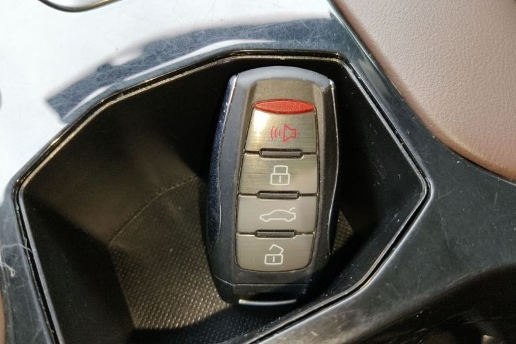 哈弗F7 2021款 1.5T 两驱i潮中控内饰7001