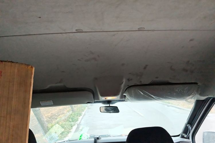 江铃福顺 2023款 2.0T 手动短轴中顶商运型多功能乘用车5座中控内饰22