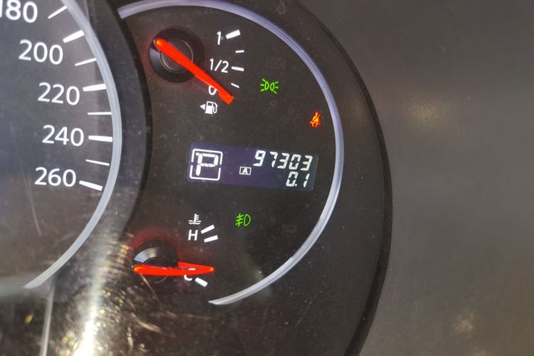 日产 贵士 2015款 3.5L SL中控内饰15