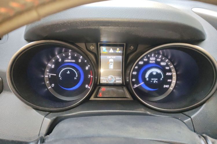 长安CS75 2016款 2.0L 手动豪华型 国V中控内饰14