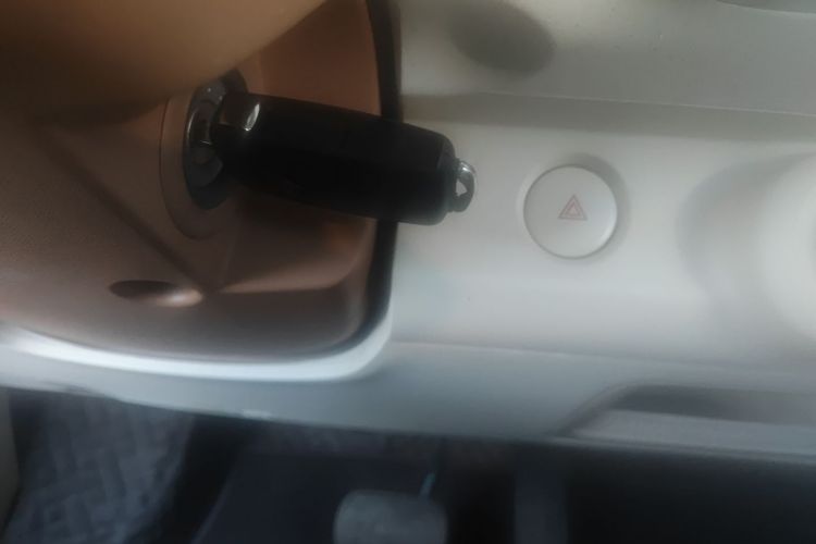 五菱汽车 宏光MINIEV 2024款 第三代 215km 青春版中控内饰11