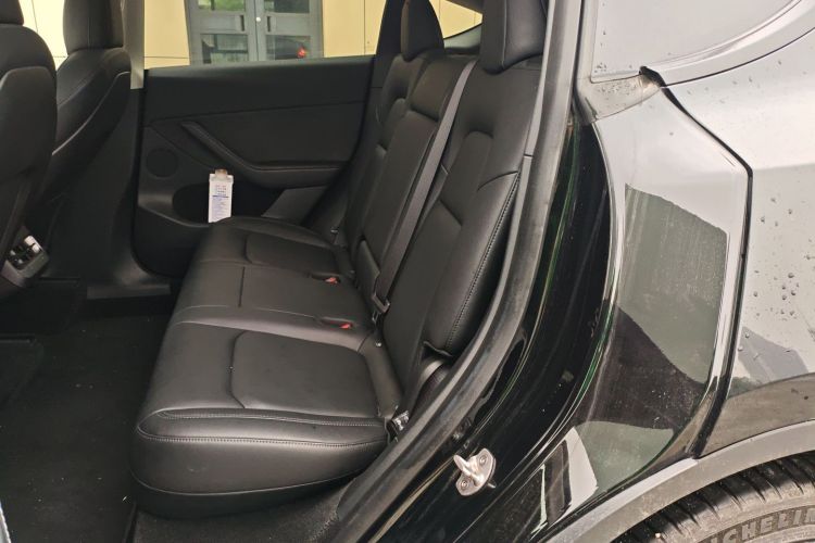 特斯拉 Model Y 2021款 标准续航后驱版中控内饰21