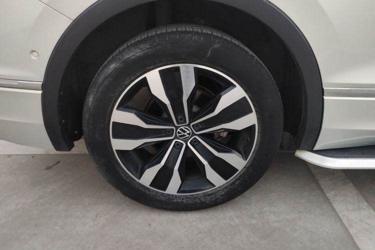 大众 途观L 2022款 330TSI 自动两驱R-Line越享版车身外观6002