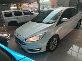 福特 福克斯 2017款 三厢 1.6L 自动舒适型智行版