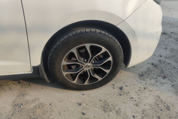 长安凯程 长安欧尚A600 2016款 1.5L 手动豪华型7座车身外观10