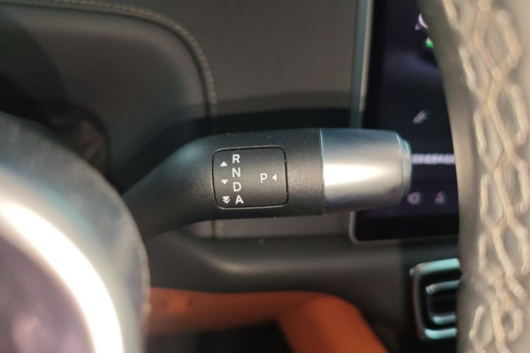 理想汽车 理想L7 2023款 Max中控内饰18