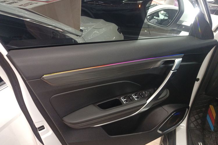 吉利汽车 博越 2020款 1.8TD DCT智联PRO中控内饰47