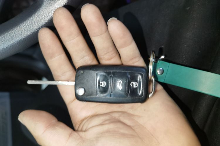 大众 朗行 2013款 1.6L 自动风尚型中控内饰11