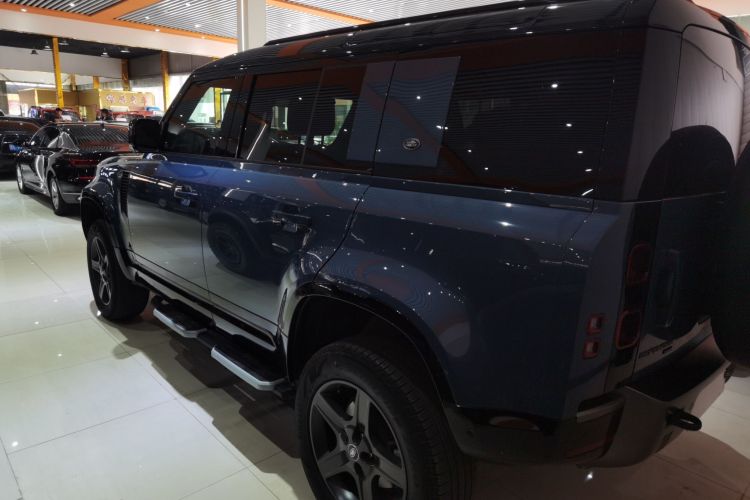 路虎卫士 2023款 110 3.0T P400 X-DYNAMIC HSE车身外观4